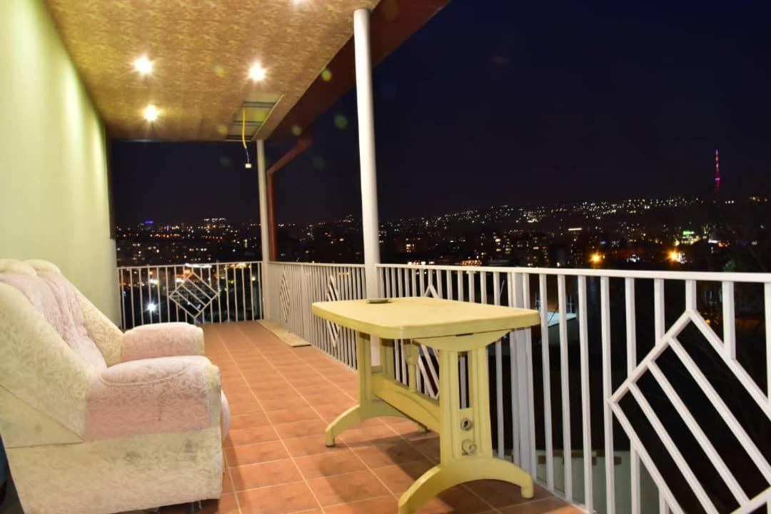 Gyumri Hotel Erevan Esterno foto